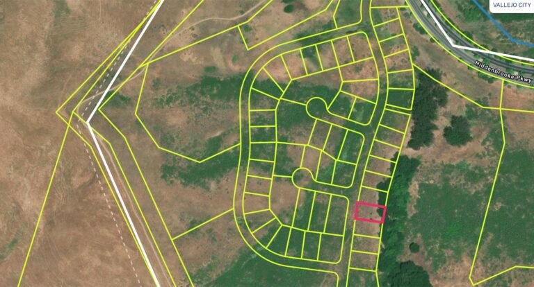 Drone view of parcel APN 0182302070 with the lot boundary outlined, Hiddenbrooke, Vallejo, California